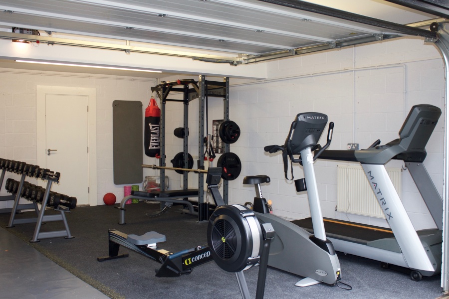 Making a home outlet gym in your garage